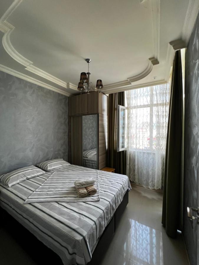 Nukri'S Apartment Batumi Esterno foto